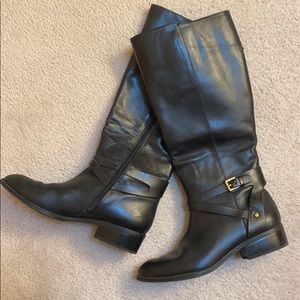 Black boots for winter